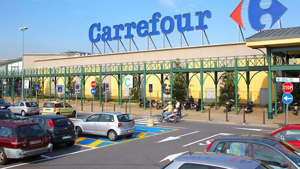 Auchan estaría evaluando un nuevo intento de adquisición de Carrefour