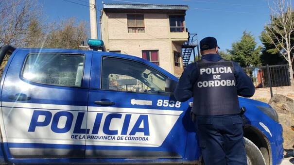 Espanto en Córdoba: una mujer vivió con los cadáveres de sus hermanos durante meses