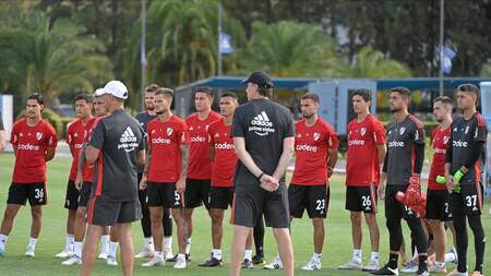 Entrenamiento de River antes de viajar a Estados Unidos. Foto: Twitter @RiverPlate.
