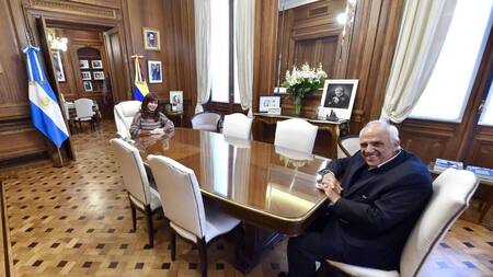 Cristina Kirchner junto a Ernesto Samper. Foto: Twitter @CFKArgentina.