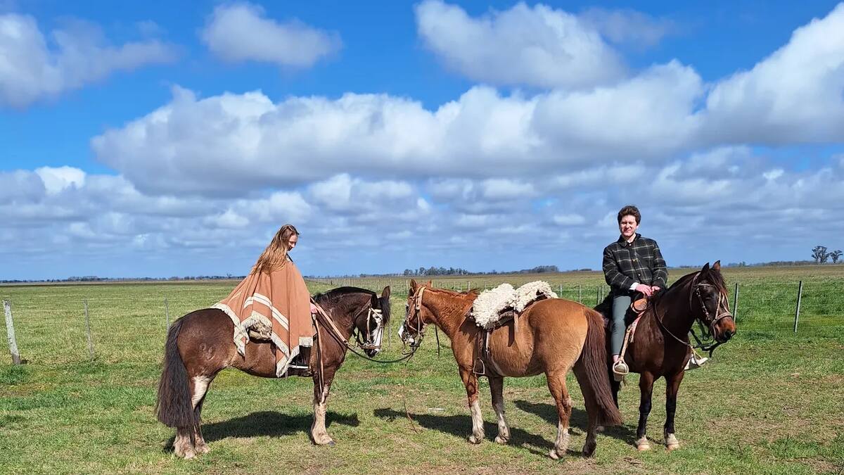 A 10 kilómetros de Cañuelas: el histórico pueblo rural que parece detenido en el tiempo y se puede descubrir a caballo