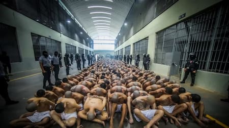 Método Bukele en El Salvador. Foto: Reuters