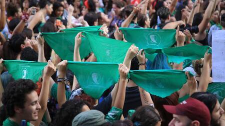 Pañuelazo verde por el aborto legal frente al Congreso