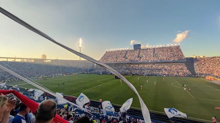 Vélez, el club que nunca olvidó su barrio