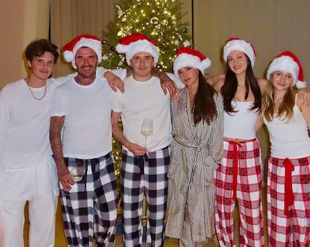 La familia Beckham en Navidad. Foto: Instagram @victoriabeckham.