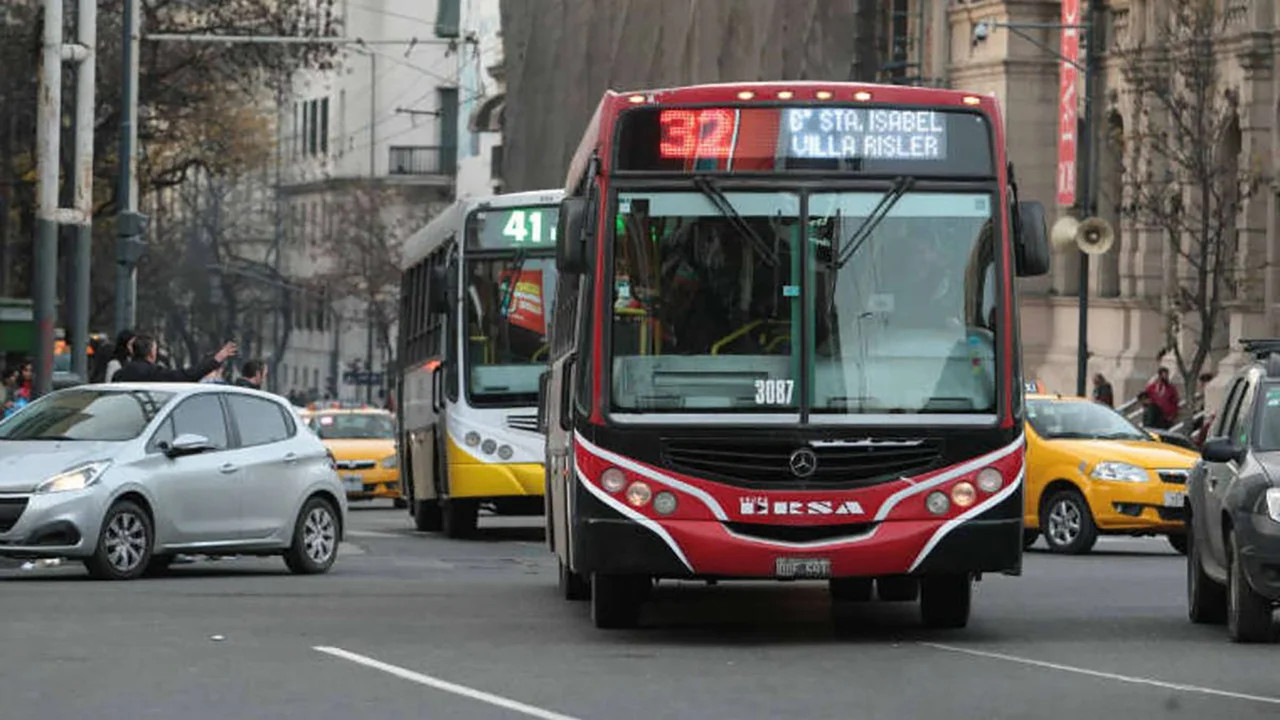 Sube el precio del boleto de colectivos. Foto: NA.