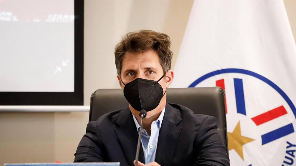 Guillermo Barros Schelotto durante su presentación como entrenador de la selección paraguaya, EFE