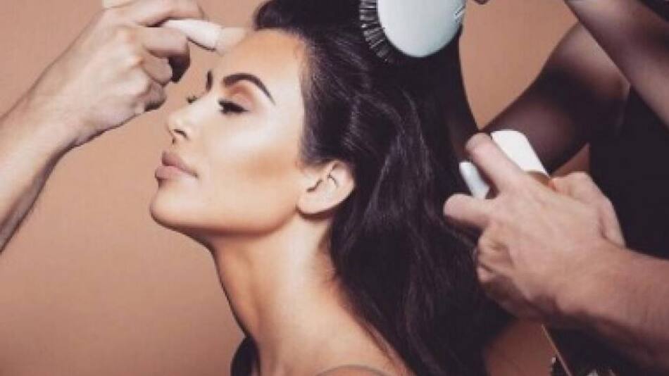 Kim Kardashian luce nuevo look