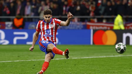 El penal anulado a Julián Álvarez. Foto: Reuters/Susana Vera