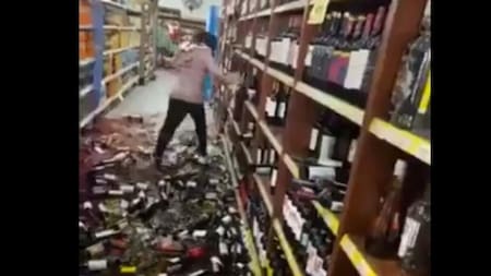 Ataque de furia de una empleada en un supermercado. Foto: NA.