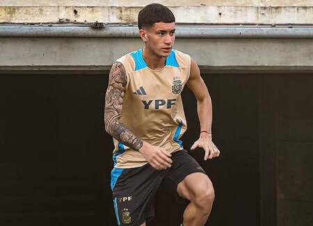 Matías Soulé en el entrenamiento de la Selección Argentina. Foto: Instagram @matiassoule11