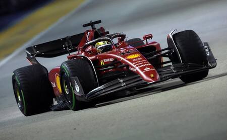 Charles Leclerc en el Gran Premio de Singapur. Foto: REUTERS.