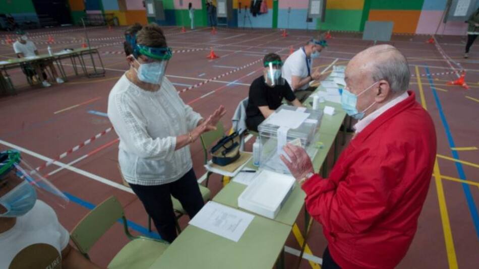 Elecciones 2021, medidas de higiene y protección para las autoridades de mesa, NA