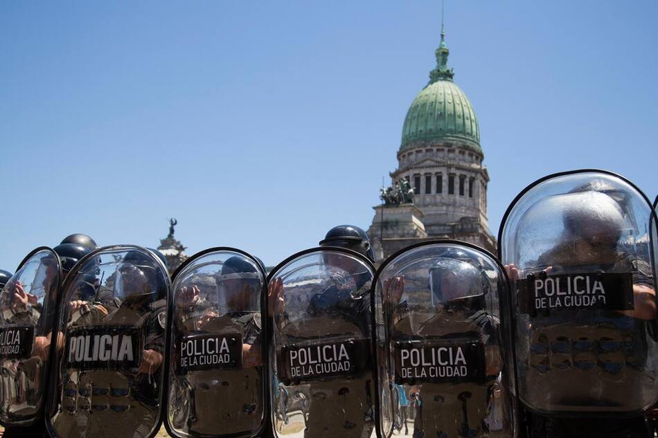 Incidentes en el Congreso por Reforma Previsional (NA)