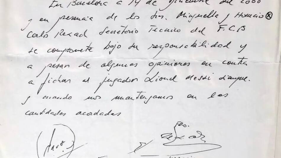 Servilleta donde Messi firmó su primer contrato.