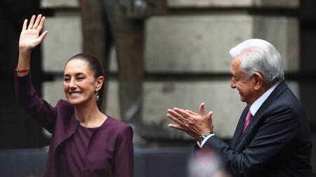 El último día de López Obrador como presidente de México: homenajes y balances de la gestión