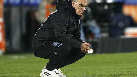 Marcelo Bielsa se ganó el respeto de un referente charrúa. Foto: Reuters.