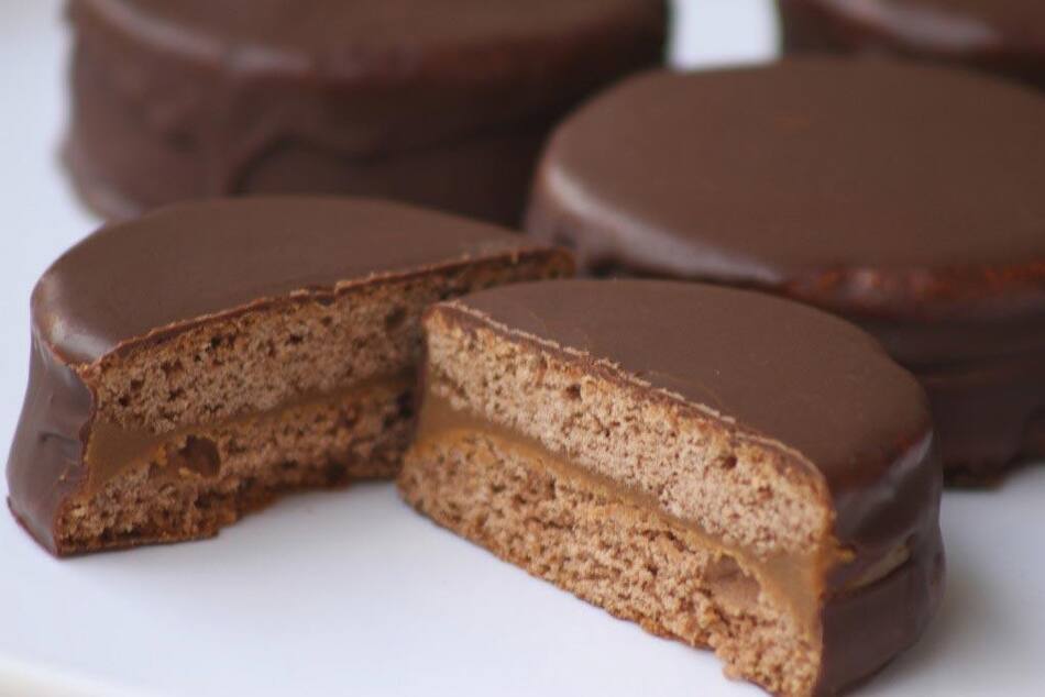 ANMAT, alfajor de chocolate