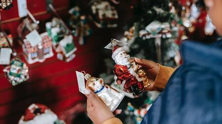 ¿Cómo ahorran los argentinos durante la navidad y cuánto gastarán?