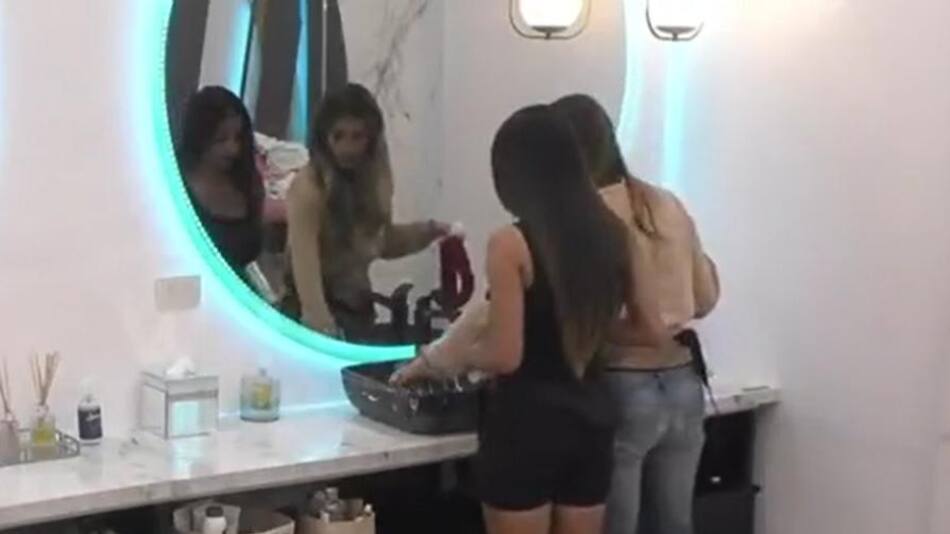 Julieta y Daniela de Gran Hermano. Foto: captura.