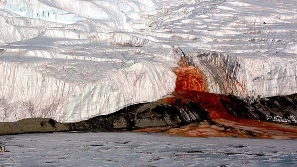 El lugar más misterioso del planeta: ¿por qué no se pueden visitar las Cataratas de Sangre?