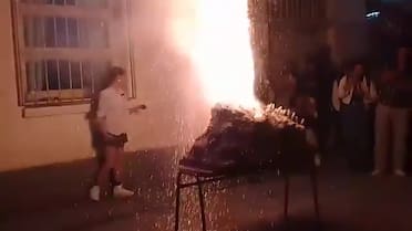 Simulaba un volcán: un experimento estalló en una feria de ciencias en Pergamino y una nena está grave