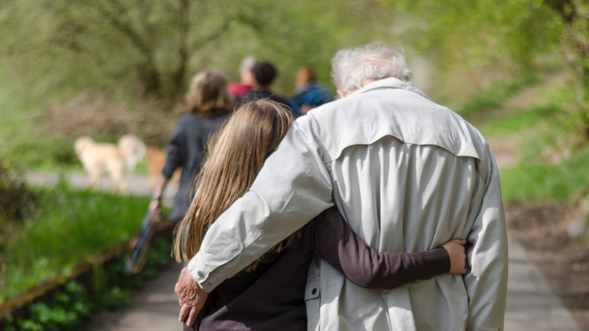 El Día del Padre se celebra este domingo 21 de junio y miles de personas recurren a WhatsApp para enviar saludos y mensajes especiales. Foto: Unsplash.