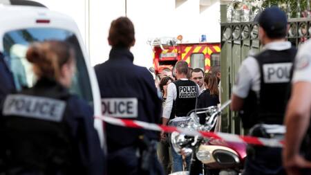Ataque en Paris: auto arrolló a militares y dejó seis heridos