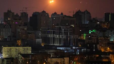 Misiles rusos en cielo ucraniano. Foto: Reuters.