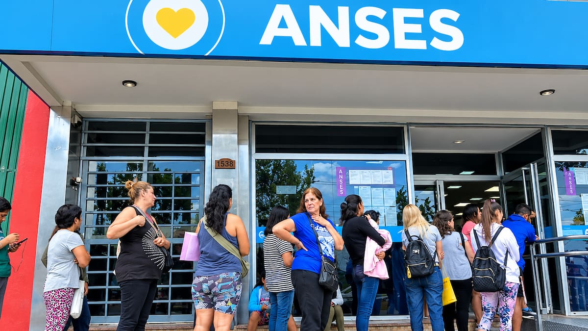 Quiénes cobran hoy en ANSES