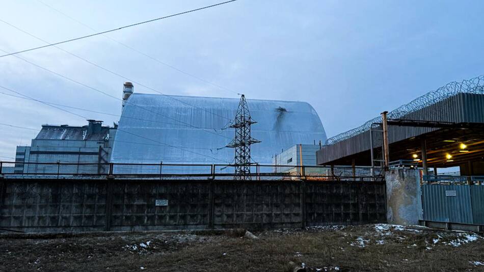 El ataque contra una estructura de la central nuclear de Chernobyl. Foto: EFE.