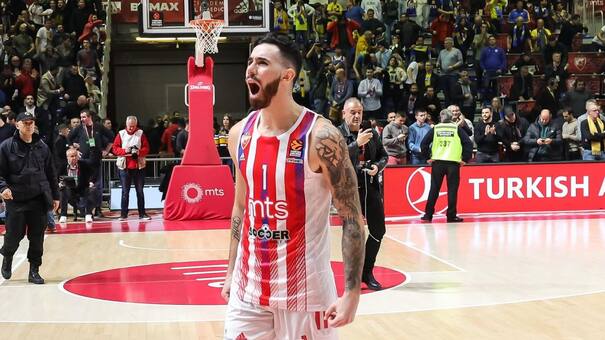 "Argentina, Argentina": locura de los hinchas serbios del Estrella Roja de Luca Vildoza tras la derrota de Croacia