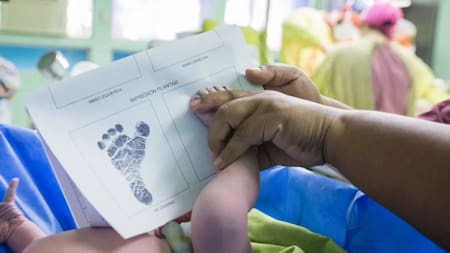 Cambio histórico en el Registro Civil: un fallo permite que los niños elijan el orden de sus apellidos