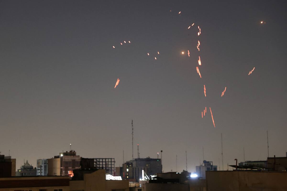 Misiles de Israel sobre Irán en Teherán. Foto: REUTERS.