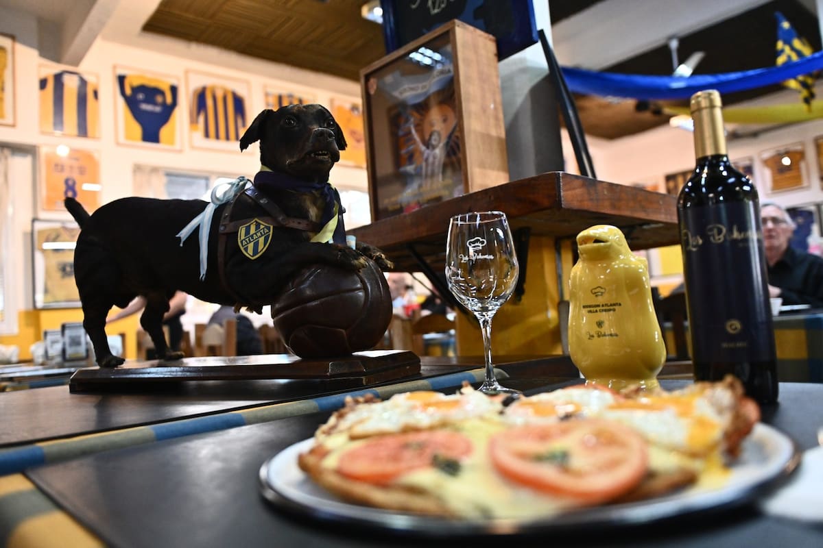 Los Bohemios, el lugar donde Villa Crespo se sienta a la mesa