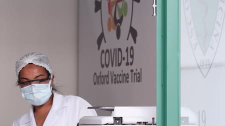 Coronavirus, vacuna Oxford, REUTERS