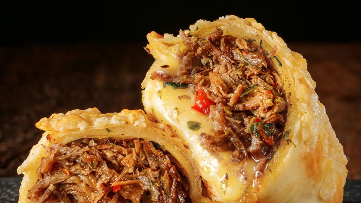 Receta de empanada de vacío y provolone, el sabor favorito de Ricardo Darín