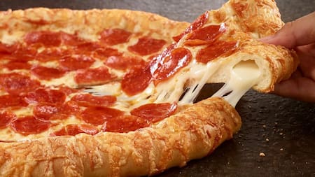 Pizza; pizzería; comida; gastronomía. Foto: pizzahut.com.ec