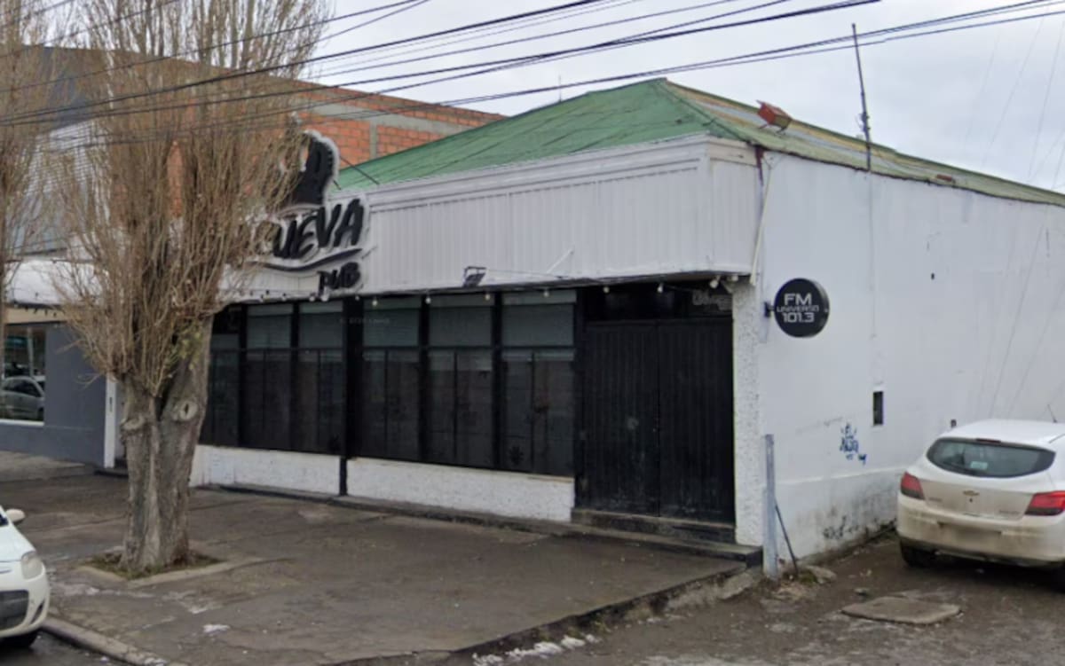 Un hombre dejó encerrada a su hija para irse a bailar