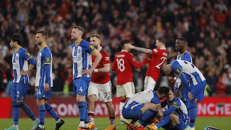 Manchester United venció al Brighton por penales. Foto: Reuters.