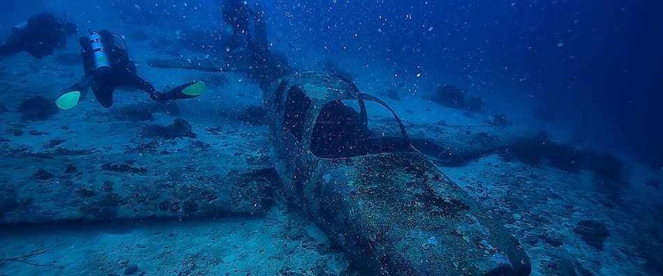 Avión en el fondo del triángulo de las Bermudas. Foto: Royal Caribbean.
