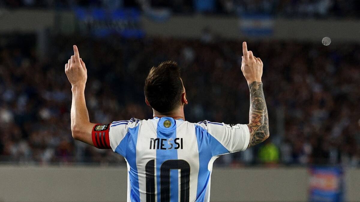 El característico festejo de Lionel Messi. Foto: Reuters.