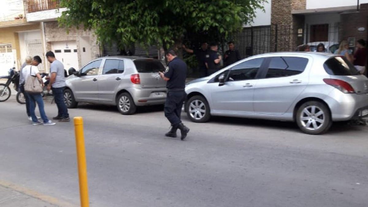Beba muerta por asfixia dentro de un auto