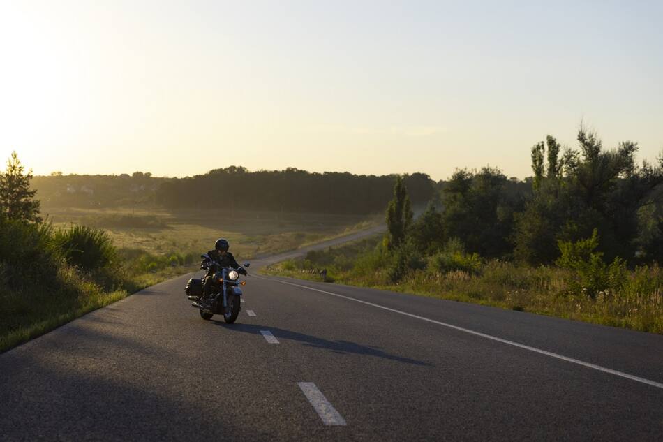 Moto; rutas; viajes. Foto: Freepik.