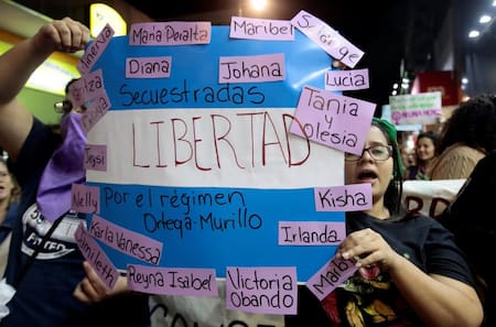Día de la Mujer - Marcha en Costa Rica #8M (Reuters)