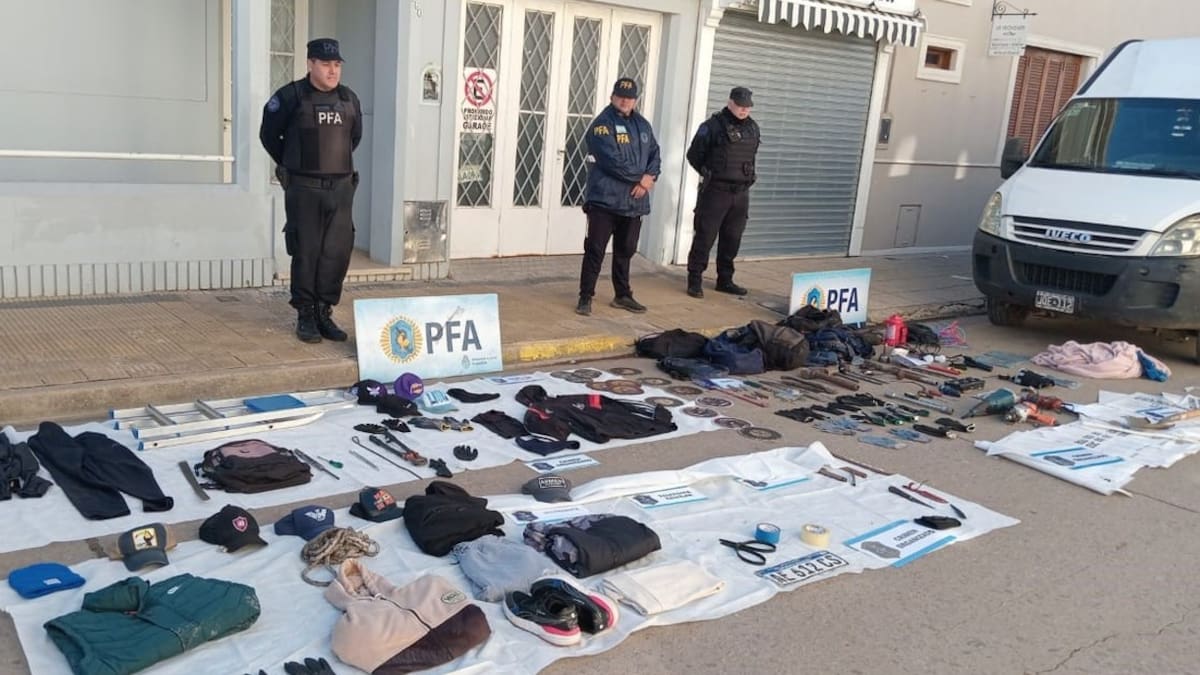 Quiso asaltar un banco mediante un boquete y terminó detenido: quién es el ex policía acusado de liderar el intento de robo