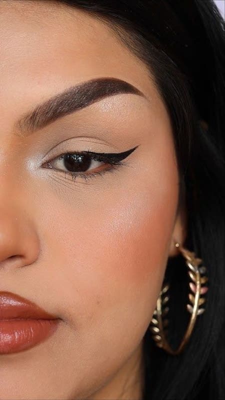 Delineado, maquillaje, ojo, mirada. Foto PINTEREST