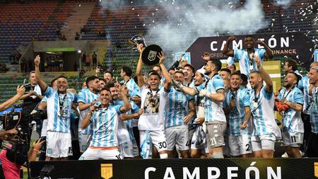 Racing Club campeón del Trofeo de Campeones. Foto: Télam.