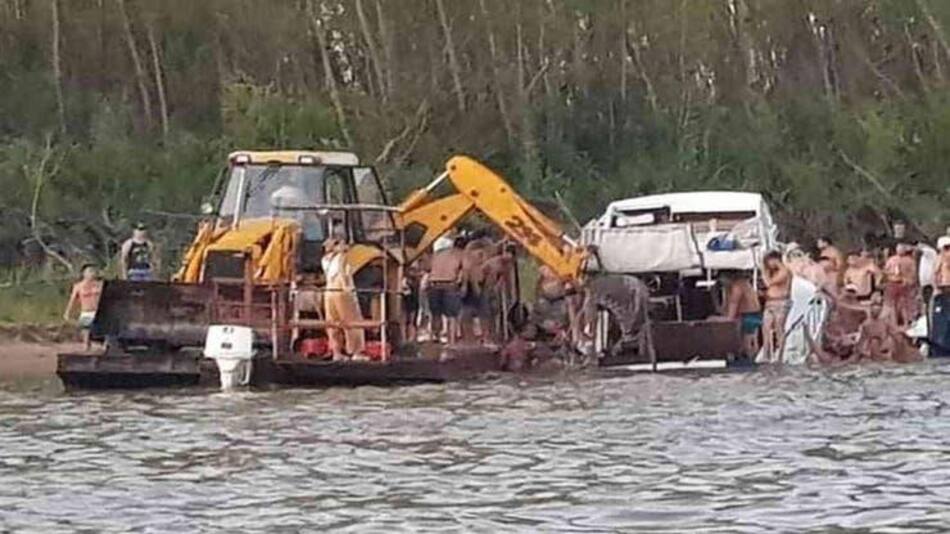 Río Paraná, hicieron fiesta clandestina en yate, casi se hunden y termina en tragedia