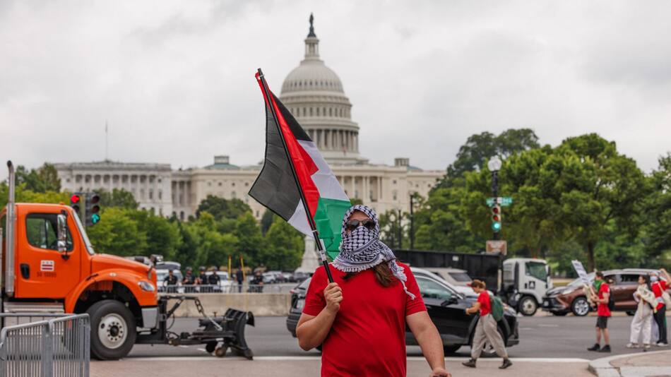 Manifestaciones contra Netanyahu en el Capitolio. Foto: EFE.